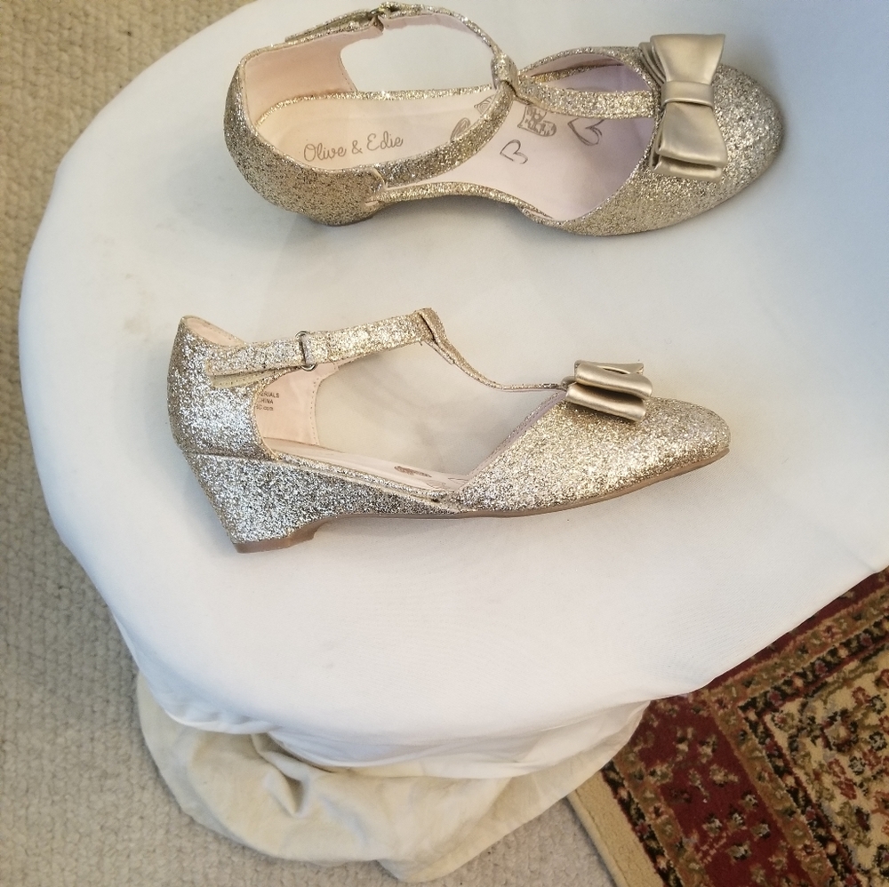 Dress shoes